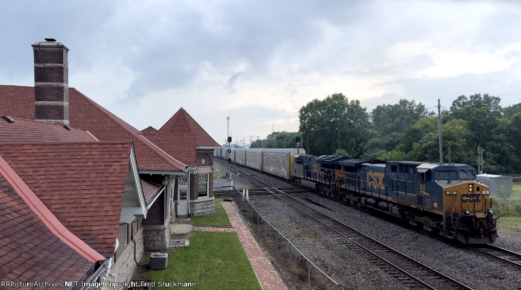 CSX 69 shoves back into the yard.